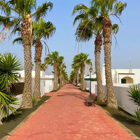 Casa Marahoba - Relax At Pool And Daire Playa Blanca